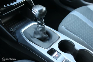 Peugeot 2008 Peugeot 2008 1.2 PureTech Allure, Digitaal dashboard, Pdc voor/achter + camera, App connect, Donker glas, Cruise, Clima, Navi, Full led. - afbeelding nr 19