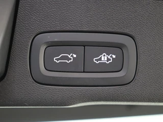Volvo XC60 Volvo XC60 T6 AWD Ultimate Dark | Luchtvering | Trekhaak | Panoramadak | - afbeelding nr 35