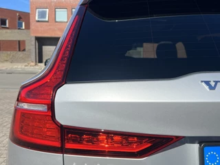 Volvo V60 Trekhaak Panodak Elek.stoelen + Nappa Leer Stoelverwarming + Ventilatie Stuurverwarming 19 Inch Velgen Carplay Extra Getint Glas Donkere Hemel 1e Eigenaar Plug In Hybride - afbeelding nr 53