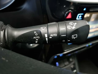 Toyota Auris Toyota Auris 1.8 Hybrid Volcano / Pano / Afn. Trekhaak - afbeelding nr 33