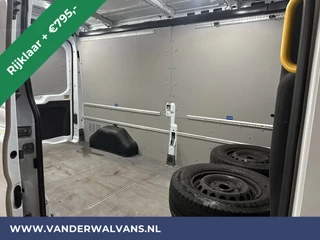 Ford Transit Ford Transit 2.0TDCI 131pk L3H2 Euro6 RIJKLAAR Airco | Camera | Navigatie | Apple Carplay | Android Auto Cruisecontrol, Elektrisch verstelbare bestuurdersstoel, Stoelverwarming, Verwarmde voorruit, Parkeersensoren, Bijrijdersbank, 2500kg trekvermogen - afbeelding nr 11