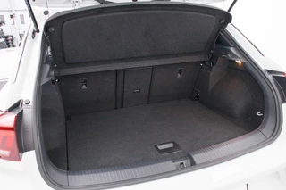 Volkswagen T-Roc Volkswagen T-Roc 1.5 TSI R-Line | DSG | PDC | Stoelverwarming | Carplay | Camera - afbeelding nr 16