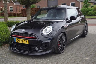 MINI Cooper MINI Cooper John Works 2.0 Automaat (231pk) Pano/Kuipstoelen/JCW Pro/JCW uitlaat/ACC - afbeelding nr 22