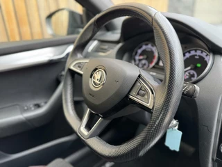 Škoda Octavia Skoda Octavia Combi 1.5 TSI Greentech Sport Business Automaat | Cruise control | Climate control | Trekhaak | Parkeersensoren achter | Zwart optiek - afbeelding nr 46