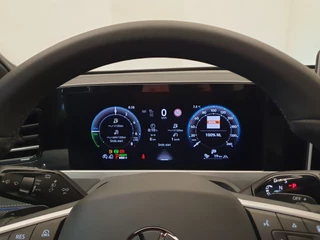 Volkswagen Passat Volkswagen Passat Variant 1.5 eHybrid 272pk DSG/AUT R-Line Wegklapbare trekhaak, Panoramadak, Leder - afbeelding nr 9
