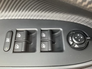 Alfa Romeo Giulietta Alfa Romeo Giulietta 1.750 Turbo 241pk Veloce Automaat Carplay Sport-Stoelen Nav/Cruise Voll.Onderhouden! - afbeelding nr 16