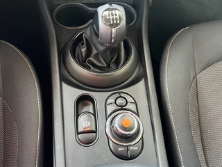 MINI Clubman Navigatie Plus DAB Clima + Cruise Control 17 Inch Velgen Carplay Parkeersensoren Alarm NL Auto - afbeelding nr 25
