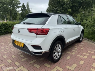 Volkswagen T-Roc Volkswagen T-Roc 1.5 TSI Style / Navigatie / Etc.. - afbeelding nr 17