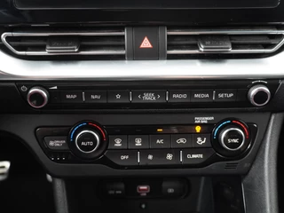 Kia Niro Kia Niro 1.6 GDi Plug-in Hybrid DynamicPlusLine - Navigatie - Camera - Stoelverwarming - LED koplampen - JBL - Trekhaak - Fabrieksgarantie tot 11-2027 - afbeelding nr 36