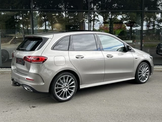 Mercedes-Benz B-Klasse Mercedes-Benz B-Klasse 250e AMG // Trekhaak // Panoramadak // Stoelkoeling // Distronic // Leder // Memory // Keyless // Elek. Achterklep - afbeelding nr 2