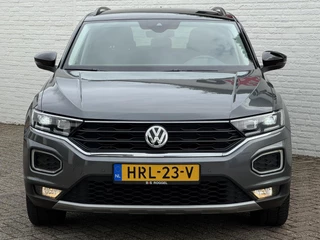 Volkswagen T-Roc Volkswagen T-ROC 1.5 TSI Sport Led Adaptive cruise Climate control Navigatie Pdc voor+achter DAB - afbeelding nr 12