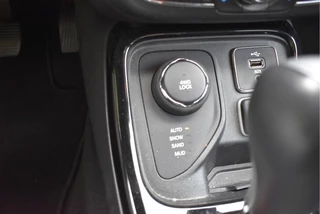 Jeep Compass | Navigatie | Bluetooth | Climate Contr | Cruise Contr | LM-Velgen | Netjes - afbeelding nr 38