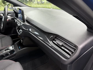 Ford Focus Ford Focus Wagon 1.5 EcoBoost ST Line Business - afbeelding nr 32