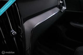 Volvo V60 Volvo V60 2.0 T8 Recharge AWD R-Design | NL auto | DAB+ | CarPlay | Adaptive | Blis | Rijklaar | - afbeelding nr 22