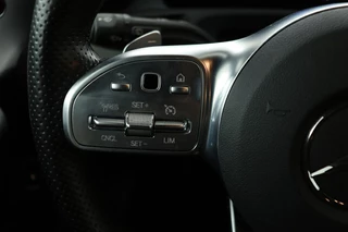 Mercedes-Benz A-Klasse Mercedes-Benz A-klasse 250e AMG Night | Carplay | Stoelverwarming |  Camera | Sfeerverlichting | Navigatie | Widescreen | Park Assist | Leder/Alcantara - afbeelding nr 14