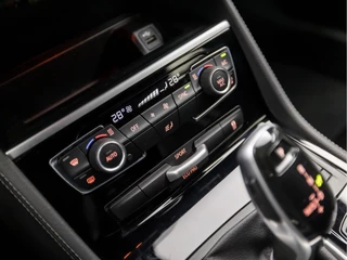 BMW 2 Serie Automaat (GROOT NAVI, M PAKKET, HEAD-UP DISPLAY, LEDER, SFEERVERLICHTING, GETINT GLAS, SPORTSTOELEN, DIGITAL COCKPIT, CRUISE, NIEUWE APK, NIEUWSTAAT) - afbeelding nr 10