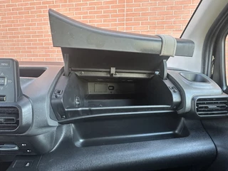 Citroën Berlingo Citroën Berlingo 1.2 PureTech Feel Praktisch, Zuinig & Helemaal Gezinsproof! - afbeelding nr 33