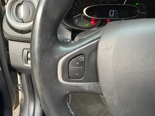 Renault Clio Renault Clio 1.2 TCe Initiale Paris PANO NAV Leder BOSE Stoelverwarming - afbeelding nr 10