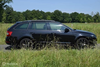 Škoda Octavia Skoda Octavia Combi 1.5 TSI Greentech Business Edition Trekhaak Panoramadak Apple Carplay - afbeelding nr 5