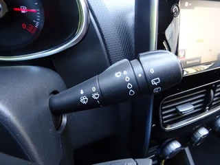 Renault Clio Renault Clio 0.9 TCE LIMITED NAVI BLUETOOTH PDC LICHTMETAAL - afbeelding nr 29