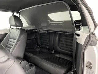 Volkswagen Beetle Volkswagen Beetle Cabriolet 1.6 TDI Design Cup Aut. *LUXURY-LEATHER | FENDER-AUDIO | CARPLAY | COMFORT-SEATS | HEATED-SEATS | ECC | SHIFTPADDLES | PDC | AIRSCARF | CRUISE | 19''ALU* - afbeelding nr 11