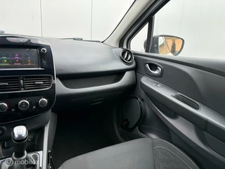 Renault Clio Renault Clio Estate 0.9 TCe Limited  | Navigatie | PDC - afbeelding nr 5