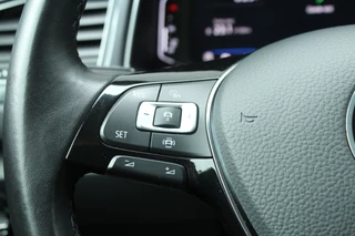 Volkswagen T-Roc Clima Cruise Navi Carplay Camera 17