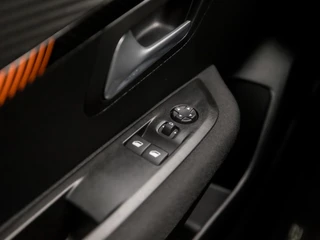 Peugeot 208 (APPLE CARPLAY, GROOT NAVI, PARKEERSENSOREN, SPORTSTOELEN, LANE ASSIST, NIEUWE APK, NIEUWSTAAT) - afbeelding nr 21