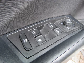 Volkswagen T-Roc Volkswagen T-Roc 1.5 TSI 150pk DSG-aut. LIFE BNS / Navi / Trekhaak afn.baar / Stoelverw. / FABRIEKS garantie - afbeelding nr 29