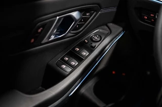 BMW 3 Serie BMW 3-serie 330e xDrive Touring Hybrid | Vol | M Sport | Panodak | H&K | Innovation | 19 inch | - afbeelding nr 46