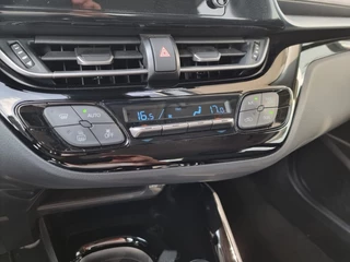 Toyota C-HR Toyota C-HR 1.8 HYBRID DYNAMIC NAVP/18LM/ AFN. TREKHAAK/ADAPTIVE/KEYLESS - afbeelding nr 15