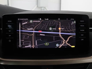 Škoda Kamiq Skoda Kamiq 1.5 TSI Business Edtion | Stoelverwarming |  Camera | Trekhaak | Carplay | Keyless | Full LED | Virtual Cockpit | Navigatie | Climate control | Parkeerhulp | Cruise control - afbeelding nr 13