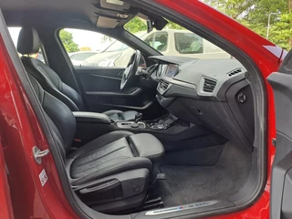 BMW 1 Serie | Navi | Sportinterieur | Stoelverw.| Head-up | Leder | M-Sport - Model 2020 - afbeelding nr 29
