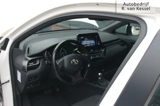 Toyota C-HR Toyota C-HR 1.8 Hybrid Active I 1 eigenaar I Trekhaak I NL-auto - afbeelding nr 15