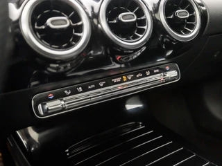 Mercedes-Benz A-Klasse (SCHUIFDAK, GROOT NAVI, LEDER/ALCANTARA, STOELVERWARMING, WIDESCREEN, SPORTSTOELEN, CAMERA, GETINT GLAS, NIEUWSTAAT) - afbeelding nr 10