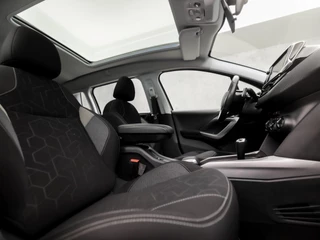 Peugeot 2008 Automaat (PANORAMADAK, NAVIGATIE, ARMSTEUN, CRUISE, SPORTSTOELEN, XENON, PARKEERSENSOREN, DAKRAILS, NIEUWE APK, NIEUWSTAAT) - afbeelding nr 8