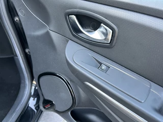 Renault Clio navigatie airco/ecc nwe apk - afbeelding nr 34