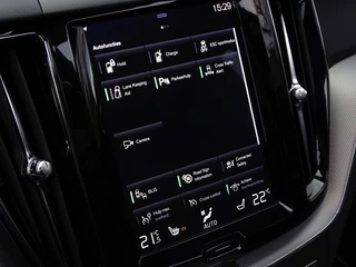 Volvo XC60 Volvo XC60 2.0 T8 408PK TE AWD / Inscription / R-Design / LED - afbeelding nr 26