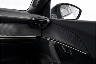 Peugeot 2008 Peugeot 2008 1.2 PureTech 130 PK GT - Automaat | Dig. Cockpit | Adapt. Cruise | Elek. stoel | Stoelverw. | PDC | Camera | NAV + App. Connect | ECC | LM 17
