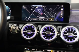 Mercedes-Benz A-Klasse Mercedes-Benz A-klasse 250 e AMG 45 Look / 360 Camera / Acc / Lane Assist / Dode Hoek / Open Pano / Sfeerver / Led / Pdc / 20 Inch - afbeelding nr 22