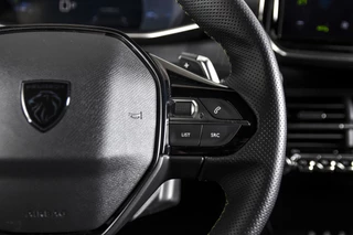 Peugeot 2008 Peugeot 2008 1.2 PureTech 130 PK GT - Automaat | Dig. Cockpit | Adapt. Cruise | Elek. stoel | Stoelverw. | PDC | Camera | NAV + App. Connect | ECC | LM 17