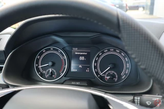 Škoda Kamiq Skoda Kamiq 1.5 TSI ACT BLACKLINE / LED / Clima / Stoelverwarming / CarPlay - afbeelding nr 18