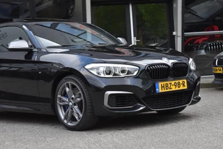 BMW 1 Serie BMW 1-serie M140i xDrive High Executive Pano Camera H/K Leder Elekstoel - afbeelding nr 38