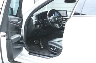 BMW 5 Serie BMW 5-serie 520i M-SPORT LASER MEMORY LEDER CAMERA SFEERVERLICHTING - afbeelding nr 17