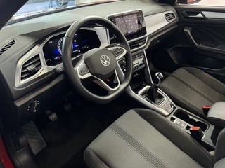 Volkswagen T-Roc Volkswagen T-Roc Cabrio TSI VIR.COCKPIT CARPLAY NAVI IQ.LED STOEL/STUUR.VERW DAB ADAP.CRUISE 05/2024 