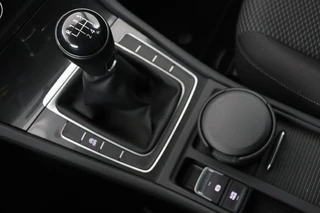 Volkswagen Golf Volkswagen Golf 1.0 TSI Comfortline | Navigatie |  Climate control | Bluetooth | Cruise control - afbeelding nr 17