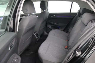 Volkswagen Golf Volkswagen Golf 1.0 TSI Life (PARKEERSENSOREN, CAMERA, SFEER, CRUISE CONTROL ADAPTIEF, PARKEERSENSOREN, NAVIGATIE, NL-AUTO) - afbeelding nr 8