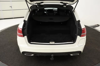 Mercedes-Benz C-Klasse Mercedes-Benz C-klasse 300e AMG Night | Head-Up | Adaptive cruise |  Stoelverwarming | 360 camera | Carplay | Keyless | Matrix LED | Trekhaak | Park Assist | Navigatie - afbeelding nr 16