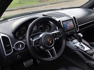 Porsche Cayenne Porsche Cayenne 3.0 S E-Hybrid 410PK / Porsche Sport Design / LED - afbeelding nr 15