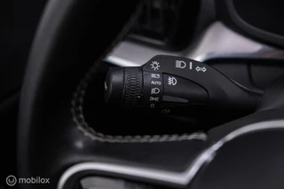 Volvo V60 Volvo V60 2.0 T8 Recharge AWD R-Design | NL auto | DAB+ | CarPlay | Adaptive | Blis | Rijklaar | - afbeelding nr 24